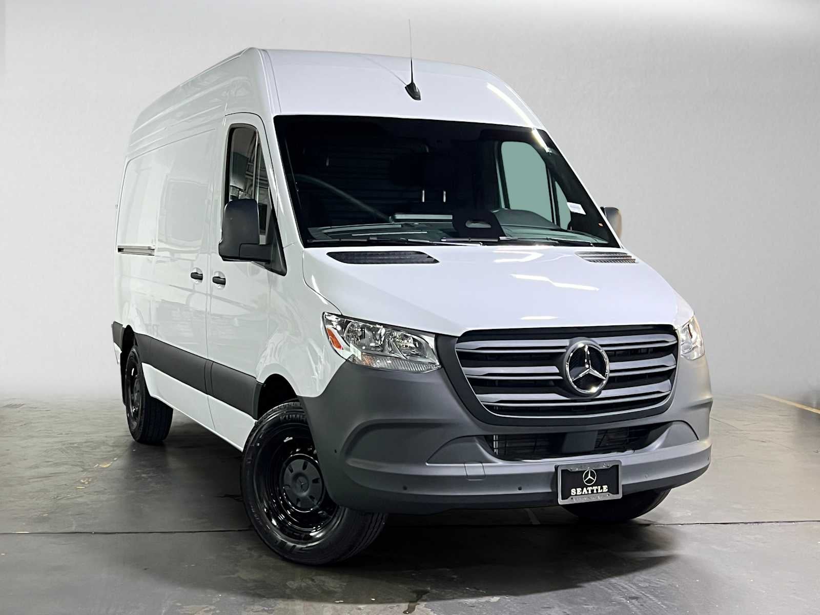 2026 Mercedes-Benz Sprinter 2500 Standard Roof I4 Diesel 144 RWD