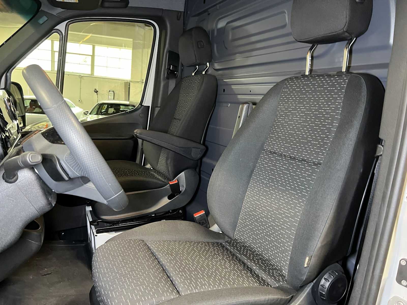 2026 Mercedes-Benz Sprinter 2500 Standard Roof I4 Diesel 144 RWD