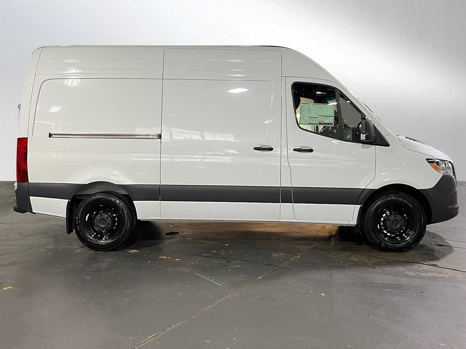 2026 Mercedes-Benz Sprinter 2500 Standard Roof I4 Diesel 144 RWD