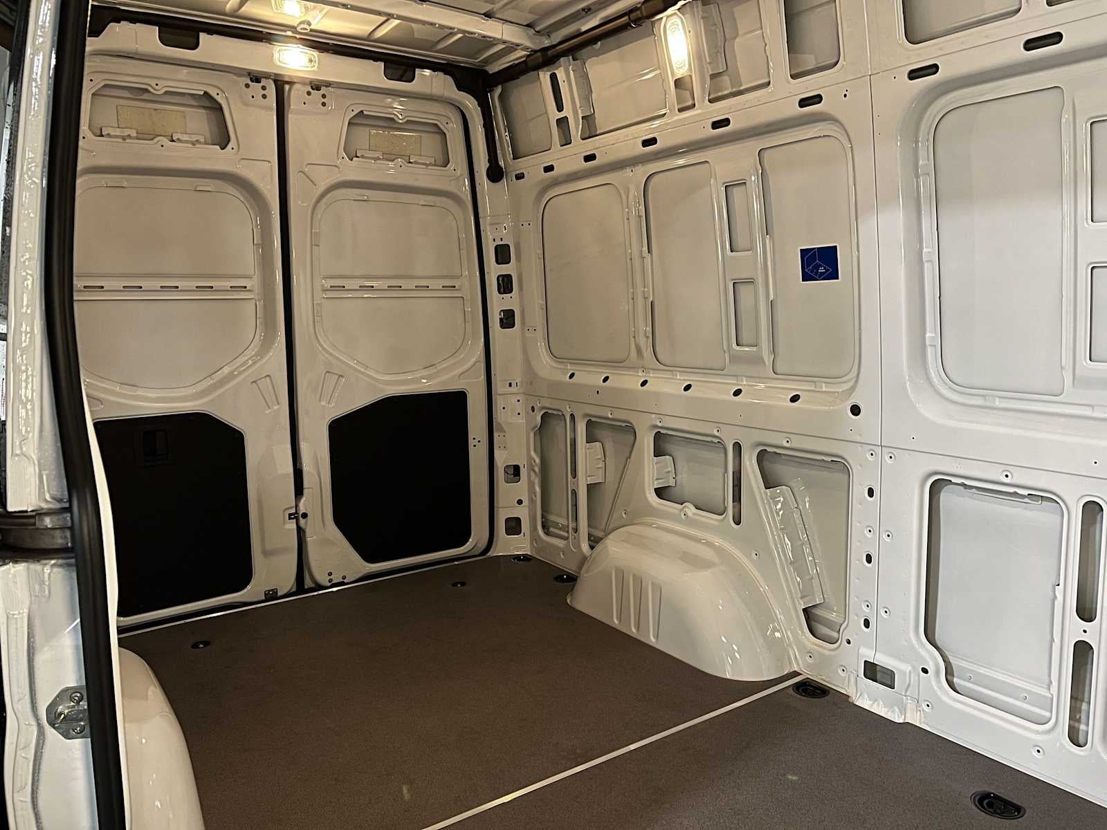 2026 Mercedes-Benz Sprinter 2500 Standard Roof I4 Diesel 144 RWD