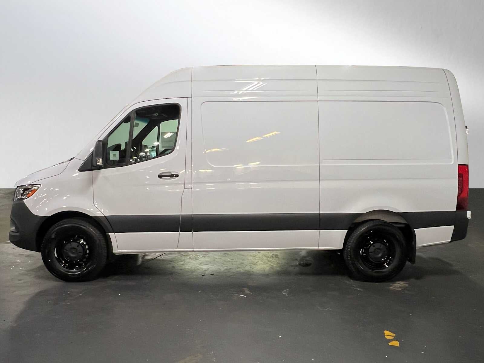 2026 Mercedes-Benz Sprinter 2500 Standard Roof I4 Diesel 144 RWD