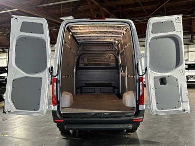 2025 Mercedes-Benz Sprinter Cargo Van 2500 Standard Roof I4 Diesel 144" RWD