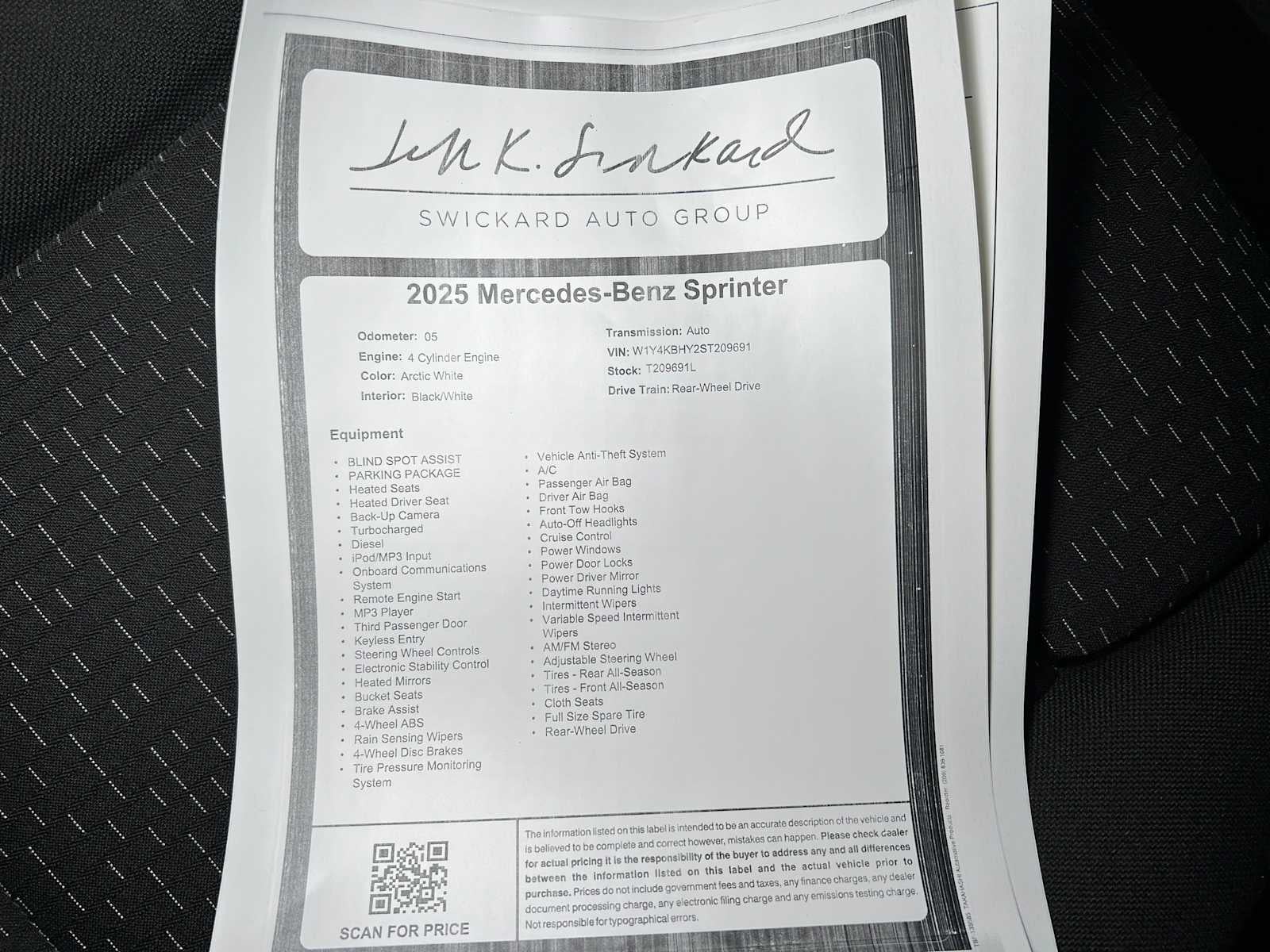 2025 Mercedes-Benz Sprinter Cargo Van 2500 Standard Roof I4 Diesel 144" RWD