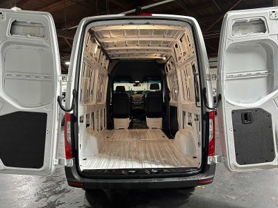 2025 Mercedes-Benz Sprinter Cargo Van 2500 Standard Roof I4 Diesel 144 RWD