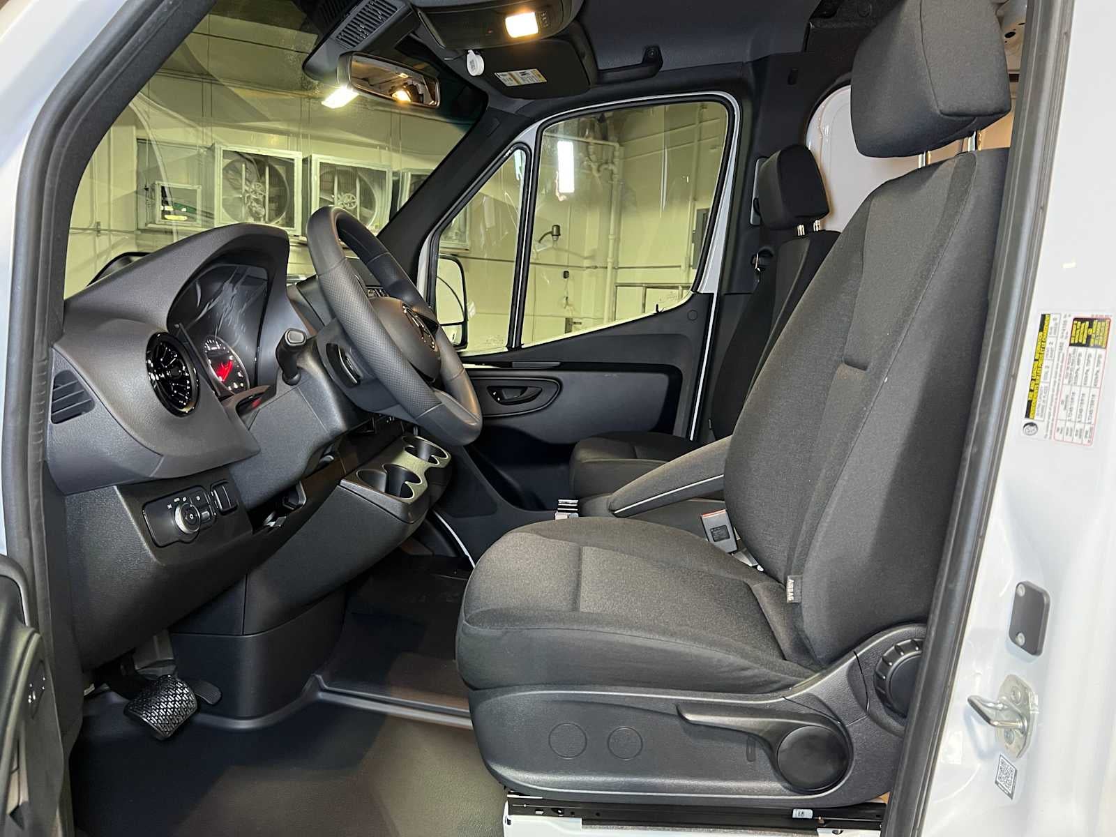 2025 Mercedes-Benz Sprinter Cargo Van 2500 Standard Roof I4 Diesel 144" RWD