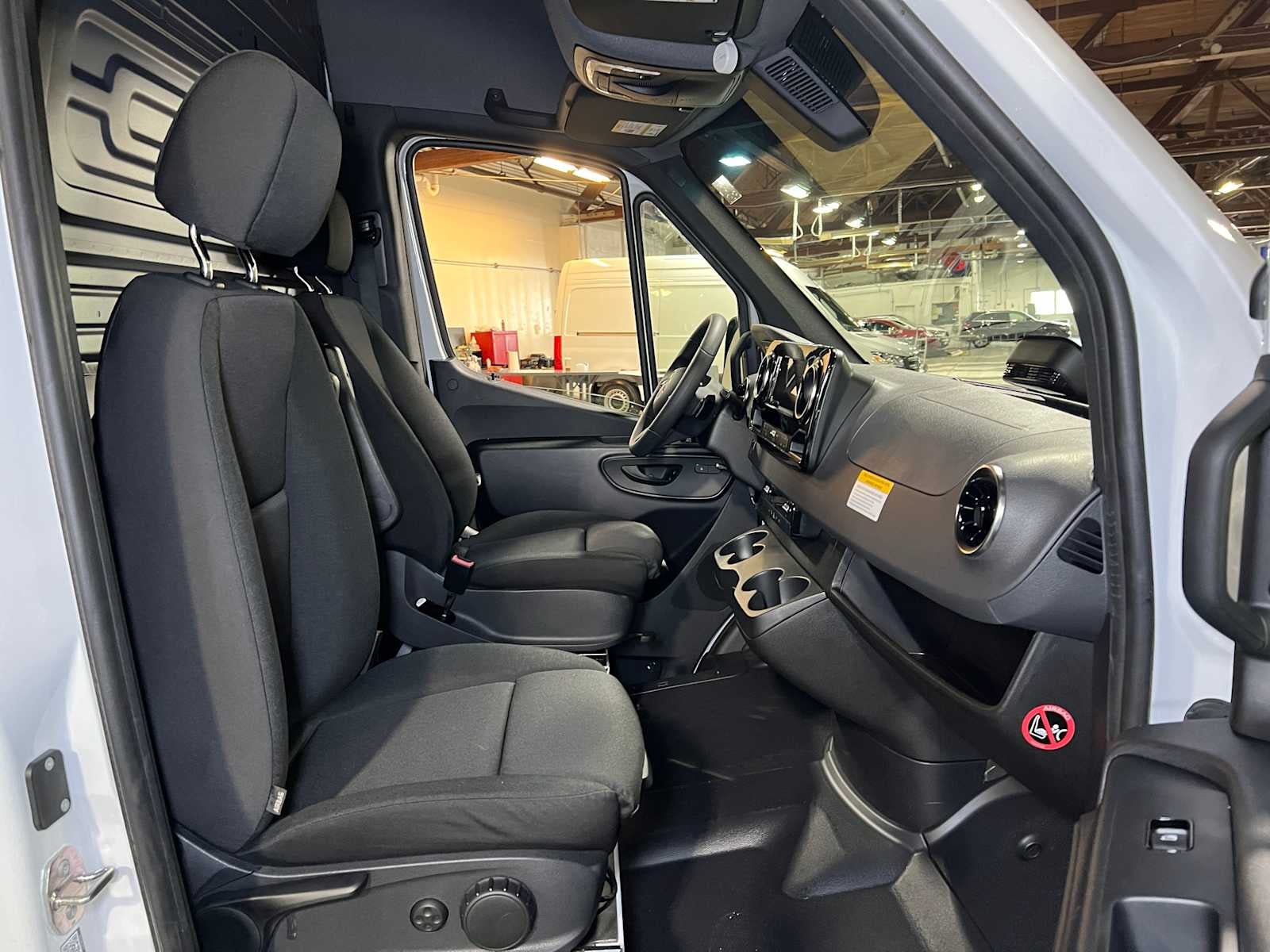 2025 Mercedes-Benz Sprinter Cargo Van 2500 Standard Roof I4 Diesel 144" RWD