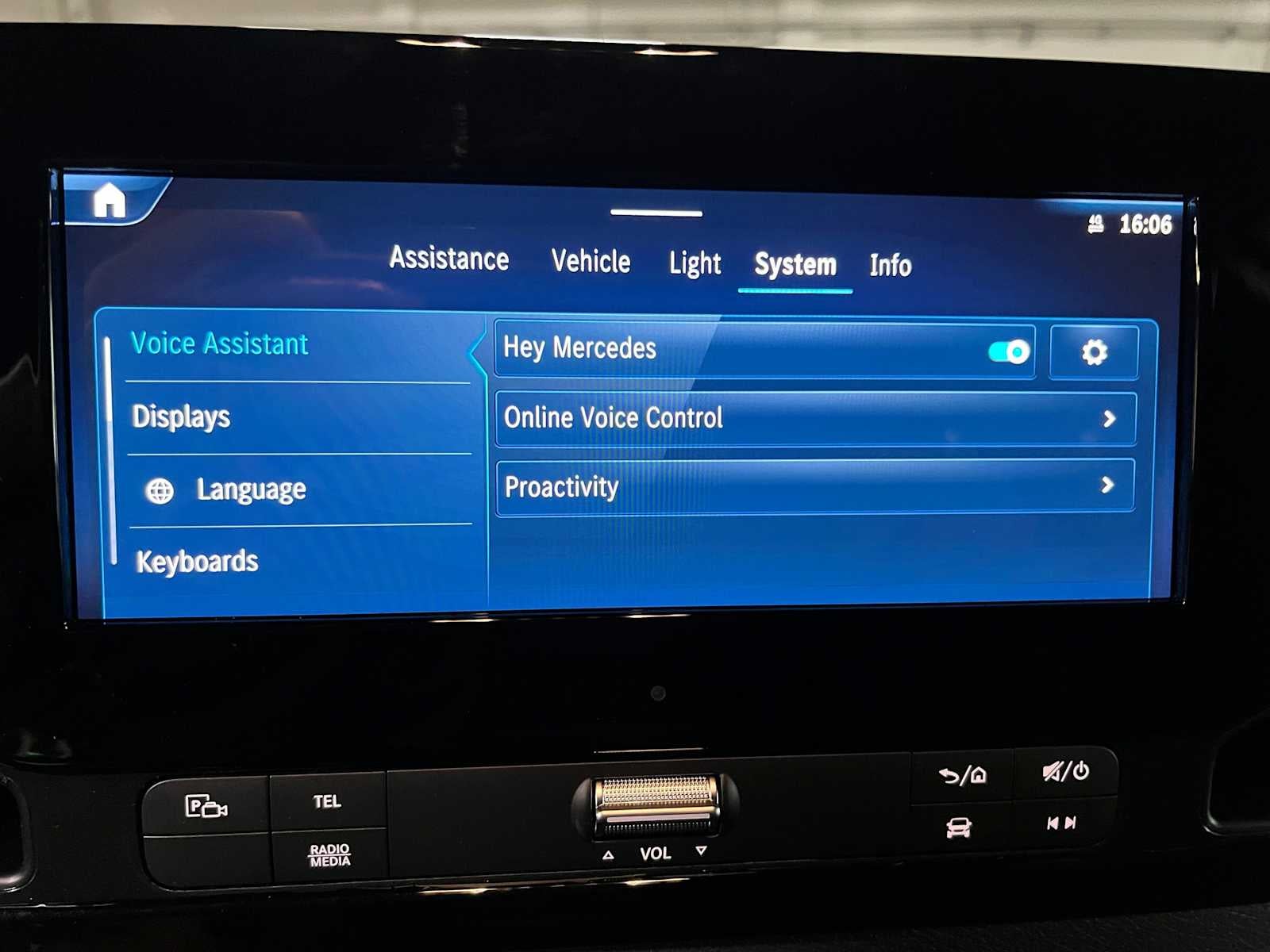 2025 Mercedes-Benz Sprinter Cargo Van 2500 Standard Roof I4 Diesel 144" RWD