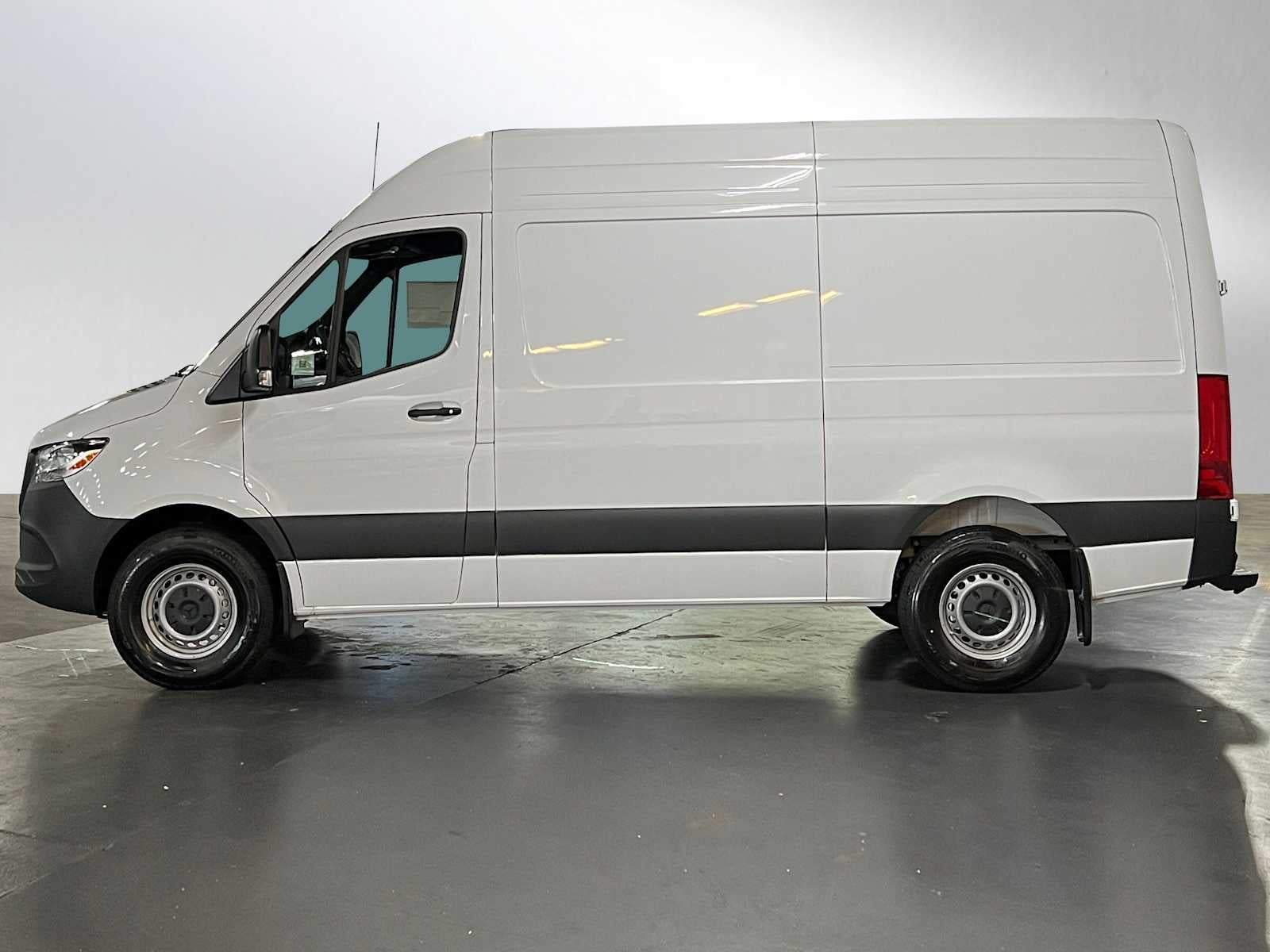 2025 Mercedes-Benz Sprinter Cargo Van 2500 Standard Roof I4 Diesel 144" RWD