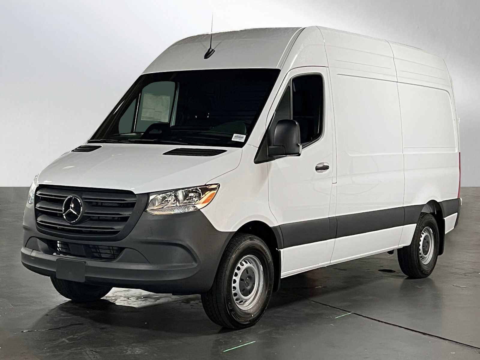 2025 Mercedes-Benz Sprinter Cargo Van 2500 Standard Roof I4 Diesel 144" RWD