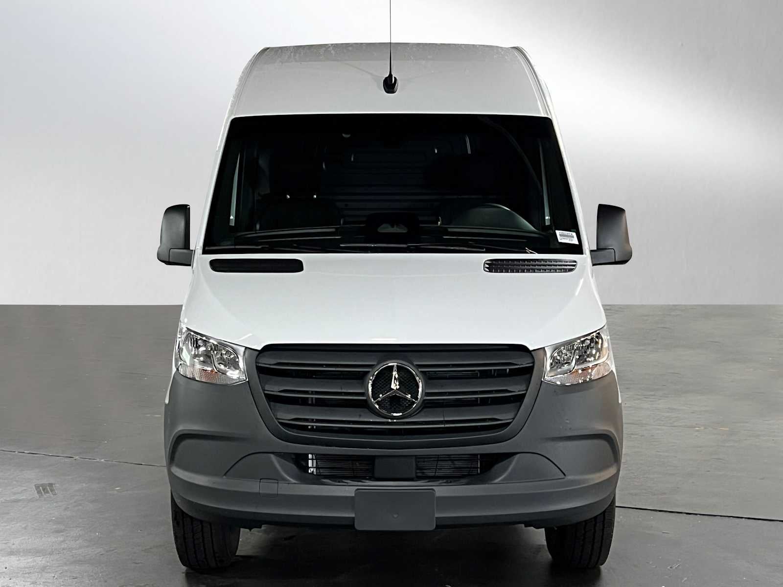 2025 Mercedes-Benz Sprinter Cargo Van 2500 Standard Roof I4 Diesel 144" RWD