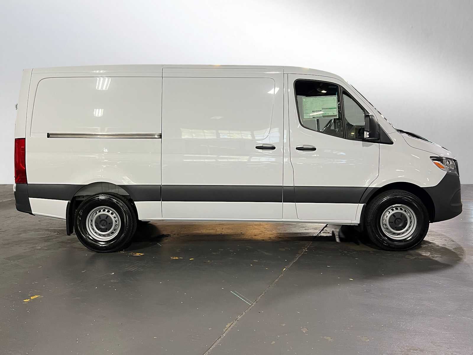 2026 Mercedes-Benz Sprinter 2500 Standard Roof I4 Diesel 144 RWD