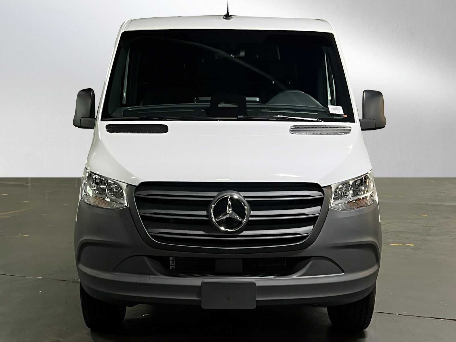 2026 Mercedes-Benz Sprinter 2500 Standard Roof I4 Diesel 144 RWD
