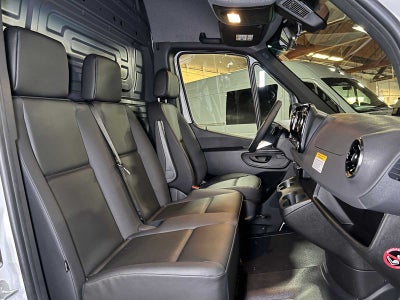 2026 Mercedes-Benz Sprinter 2500 Standard Roof I4 Diesel 144 RWD