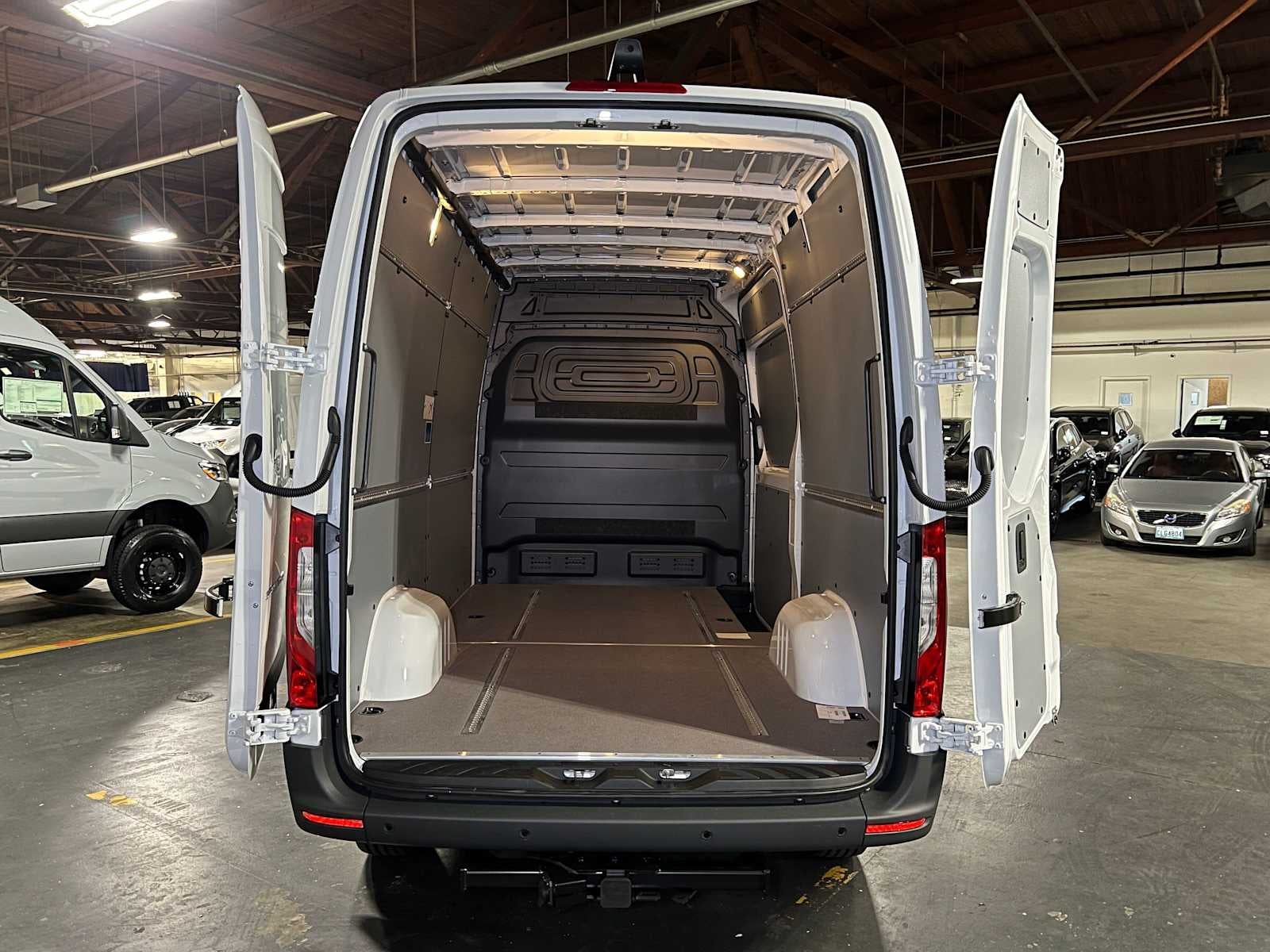 2026 Mercedes-Benz Sprinter 2500 Standard Roof I4 Diesel 144 RWD