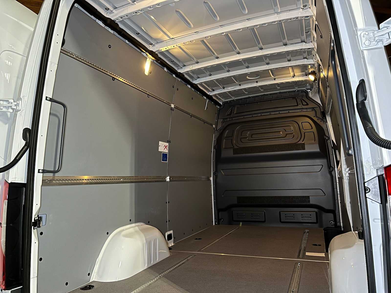 2026 Mercedes-Benz Sprinter 2500 Standard Roof I4 Diesel 144 RWD