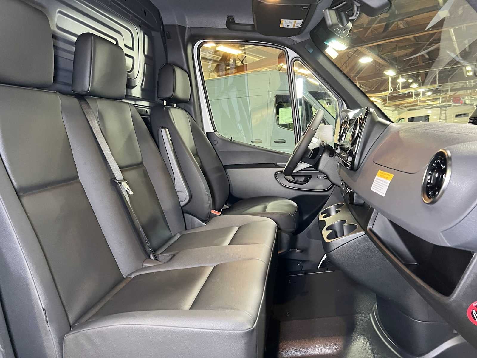 2026 Mercedes-Benz Sprinter 2500 Standard Roof I4 Diesel 144 RWD
