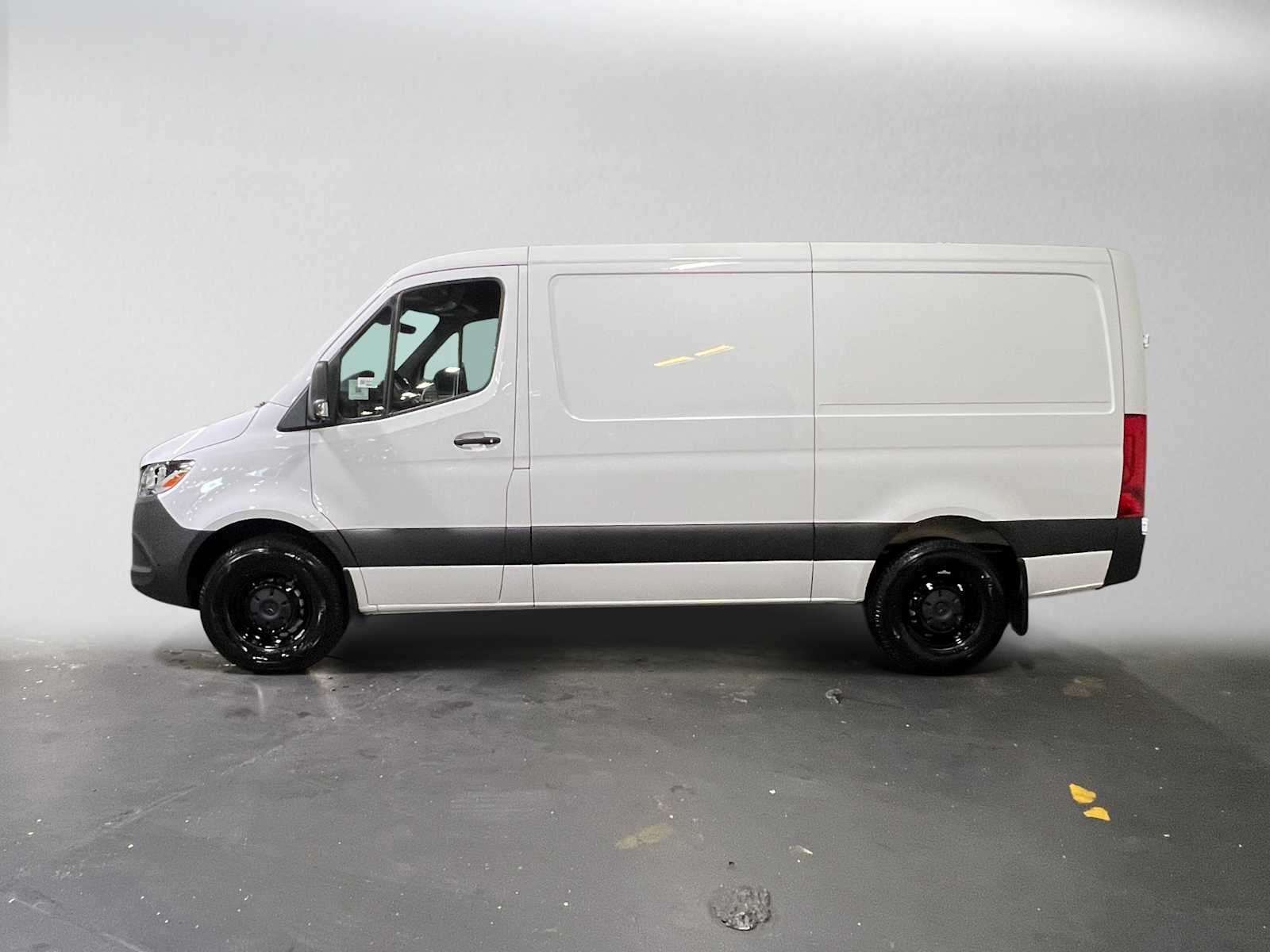 2026 Mercedes-Benz Sprinter 2500 Standard Roof I4 Diesel 144 RWD
