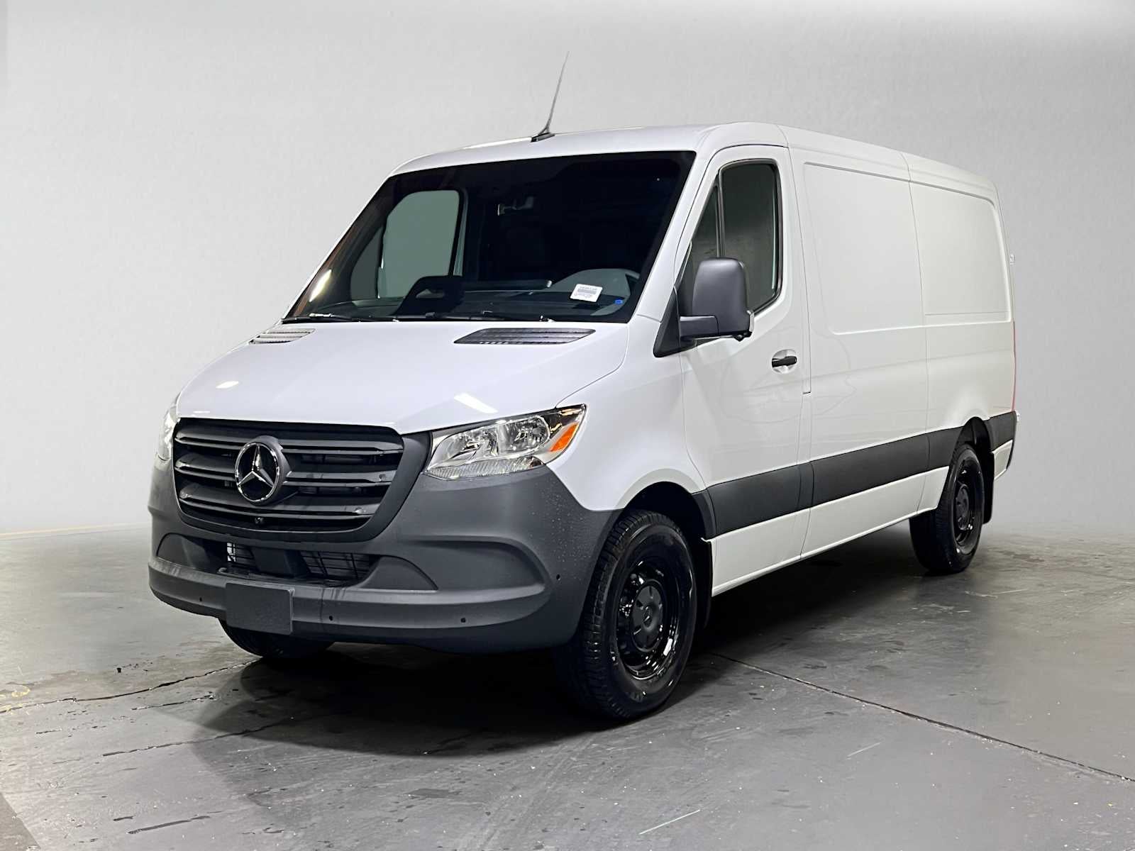 2026 Mercedes-Benz Sprinter 2500 Standard Roof I4 Diesel 144 RWD