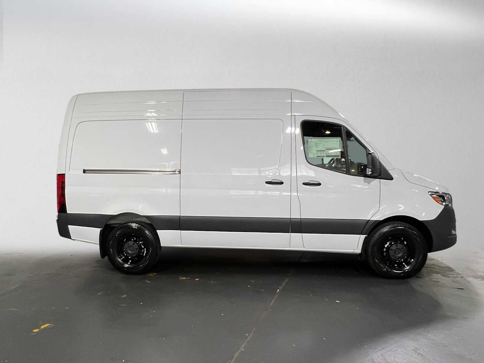 2026 Mercedes-Benz Sprinter Cargo 2500 Standard Roof I4 Diesel 144 RWD