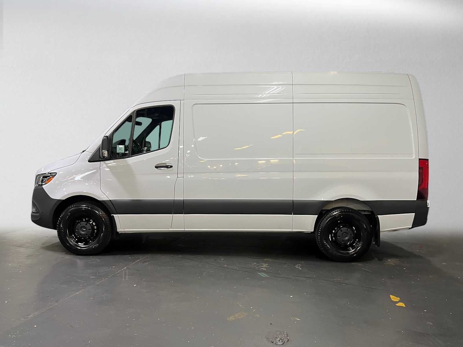 2026 Mercedes-Benz Sprinter Cargo 2500 Standard Roof I4 Diesel 144 RWD