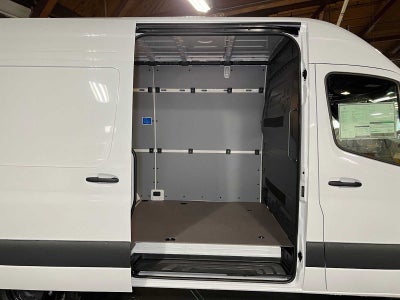 2026 Mercedes-Benz Sprinter 2500 Standard Roof I4 Diesel 144 RWD