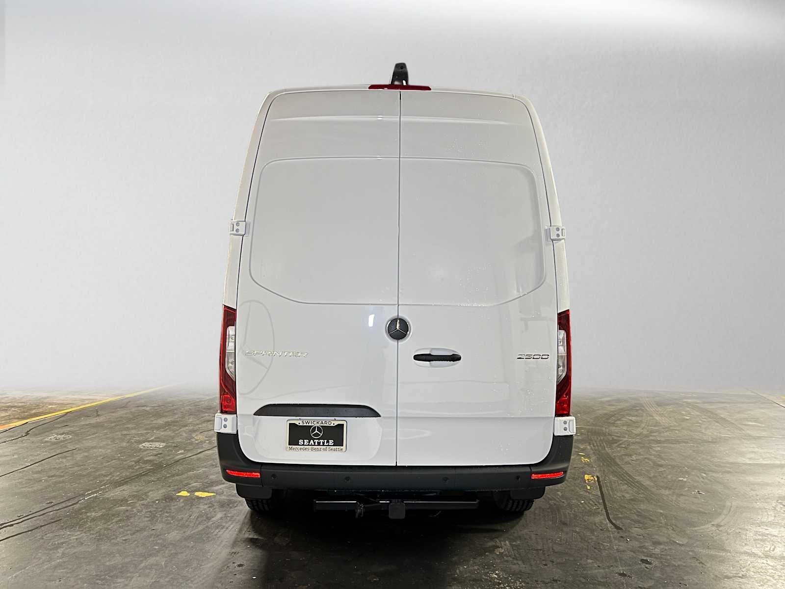 2026 Mercedes-Benz Sprinter 2500 Standard Roof I4 Diesel 144 RWD