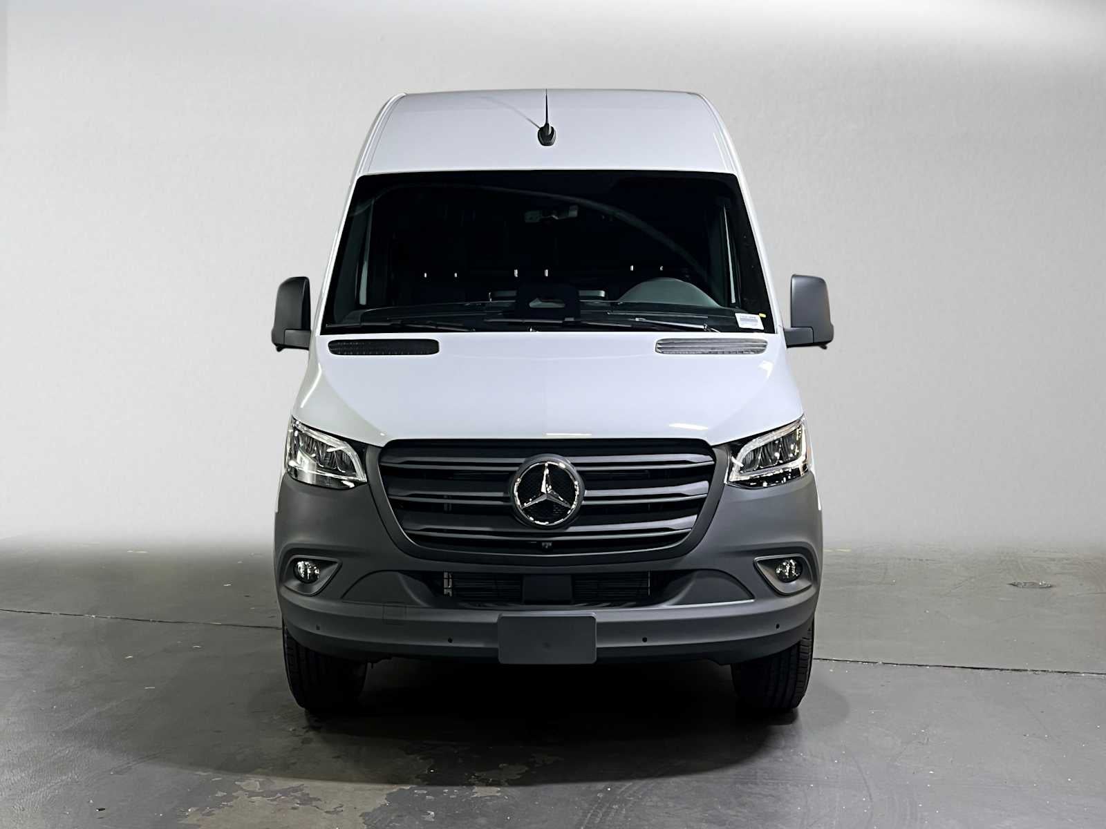 2026 Mercedes-Benz Sprinter Cargo 2500 Standard Roof I4 Diesel 144 RWD