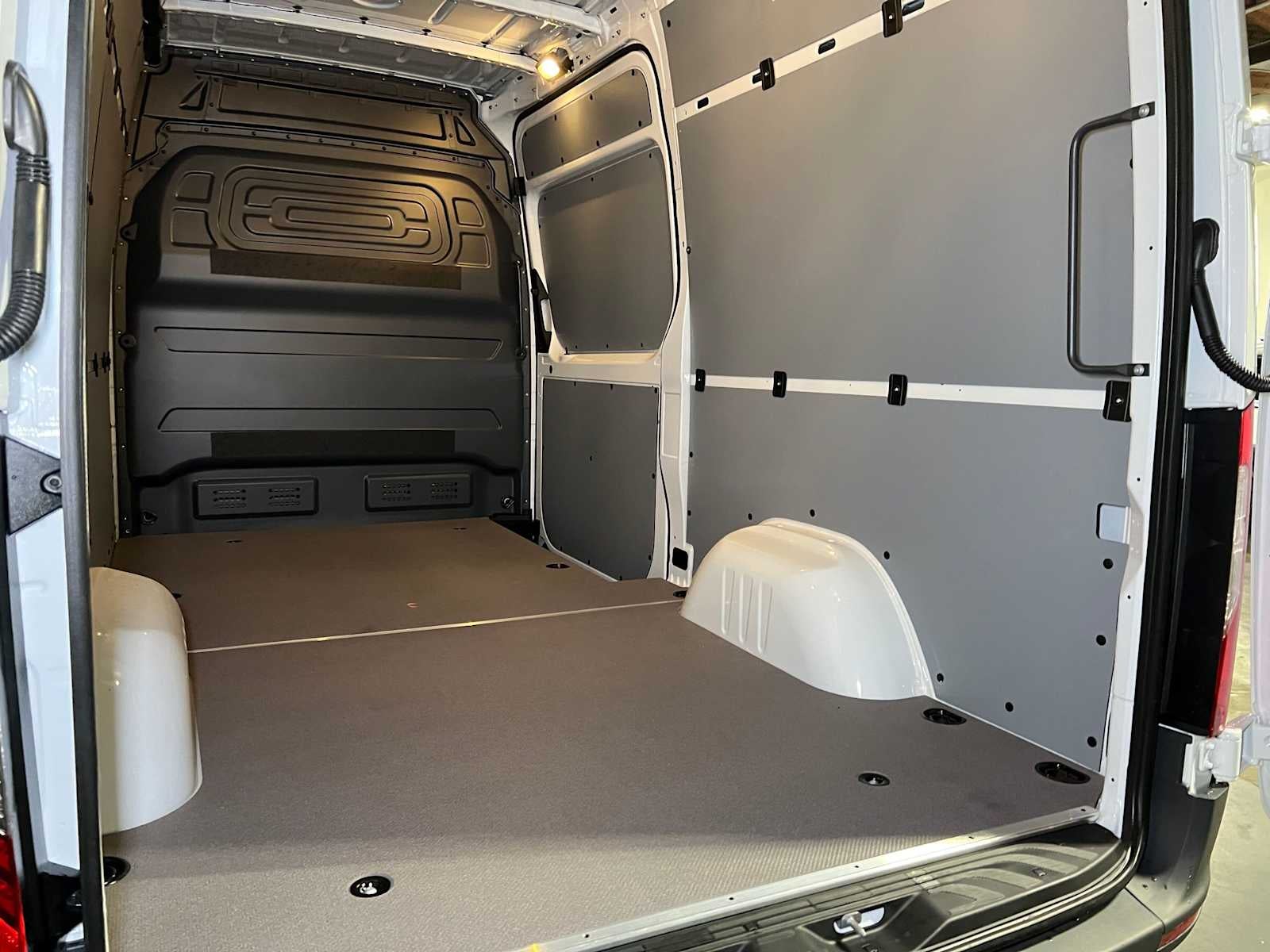 2026 Mercedes-Benz Sprinter Cargo 2500 Standard Roof I4 Diesel 144 RWD