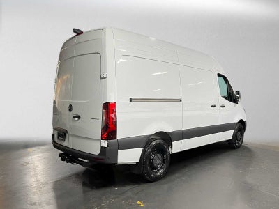 2026 Mercedes-Benz Sprinter Cargo 2500 Standard Roof I4 Diesel 144 RWD