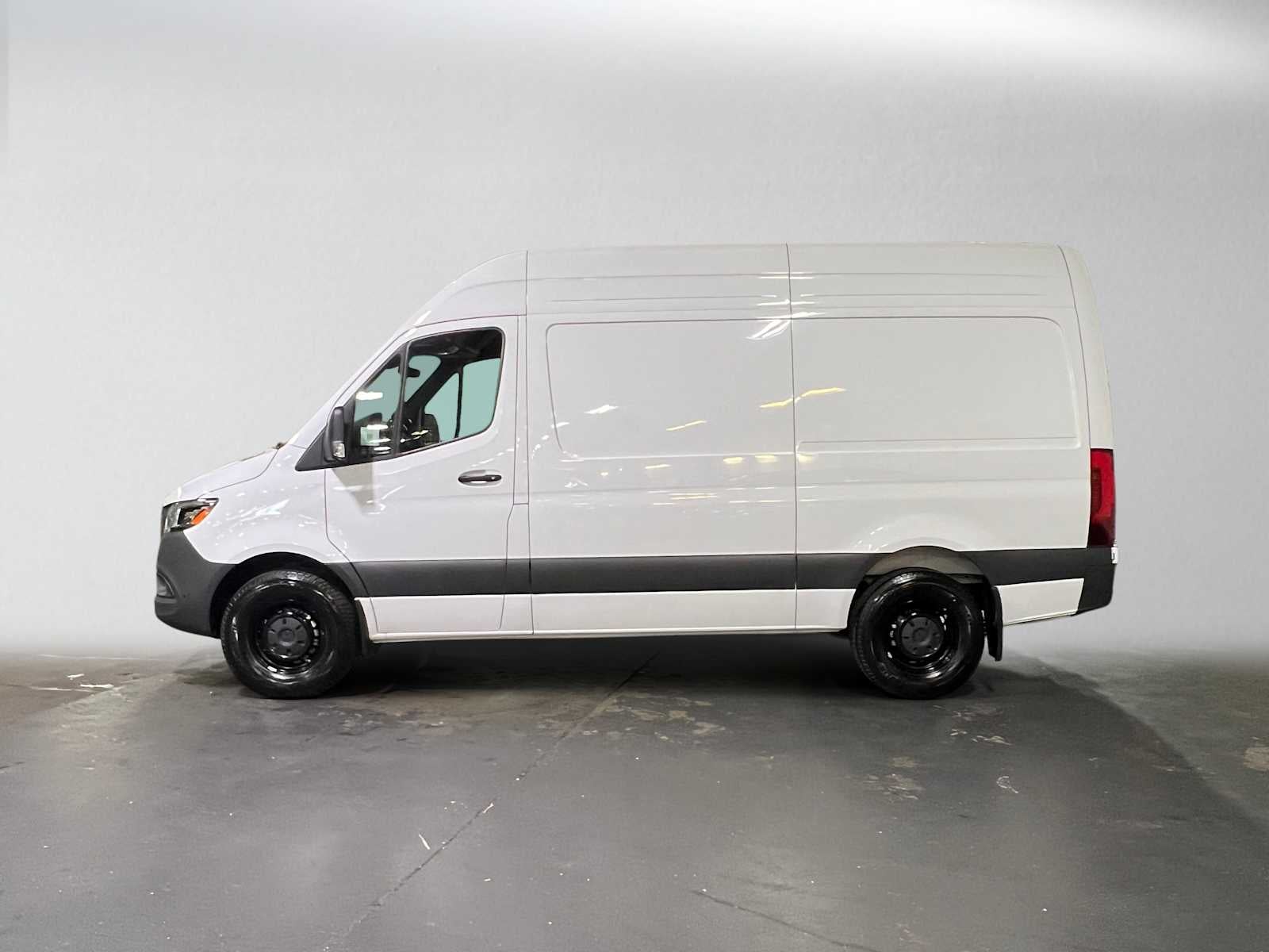 2026 Mercedes-Benz Sprinter Cargo 2500 Standard Roof I4 Diesel 144 RWD
