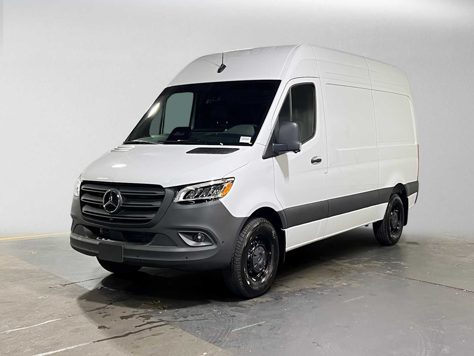 2026 Mercedes-Benz Sprinter Cargo 2500 Standard Roof I4 Diesel 144 RWD