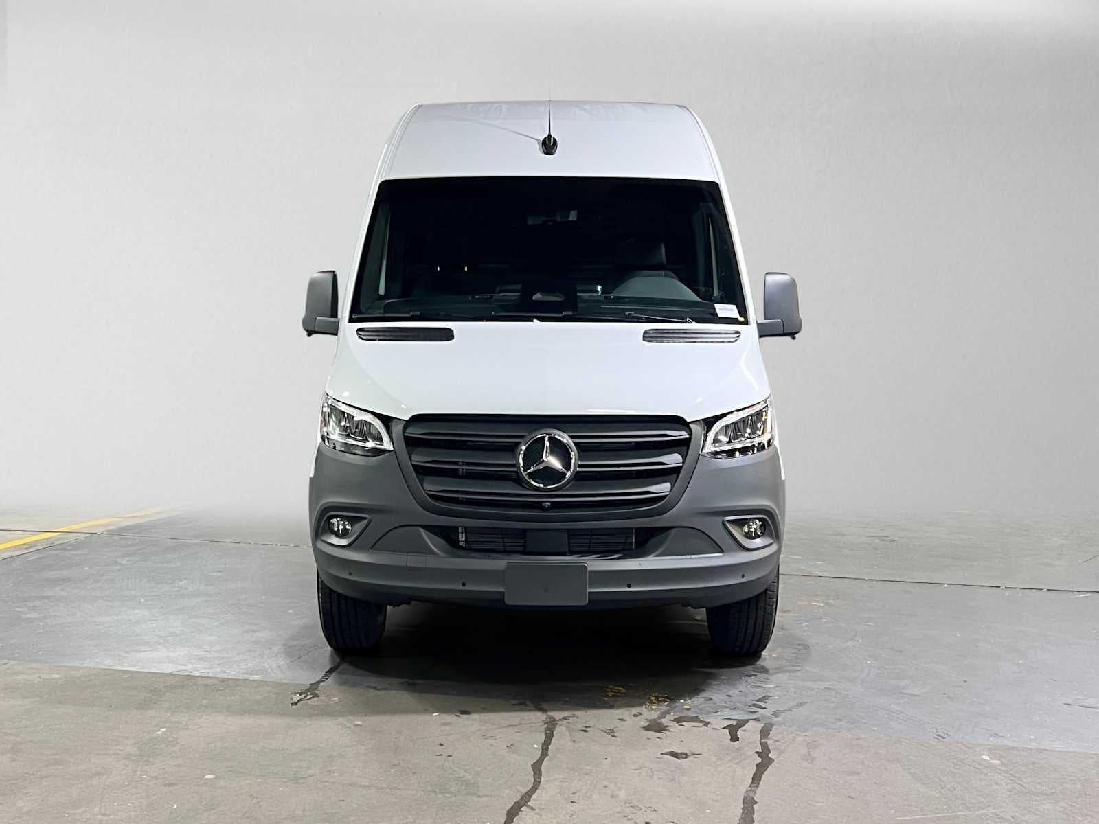 2026 Mercedes-Benz Sprinter Cargo 2500 Standard Roof I4 Diesel 144 RWD
