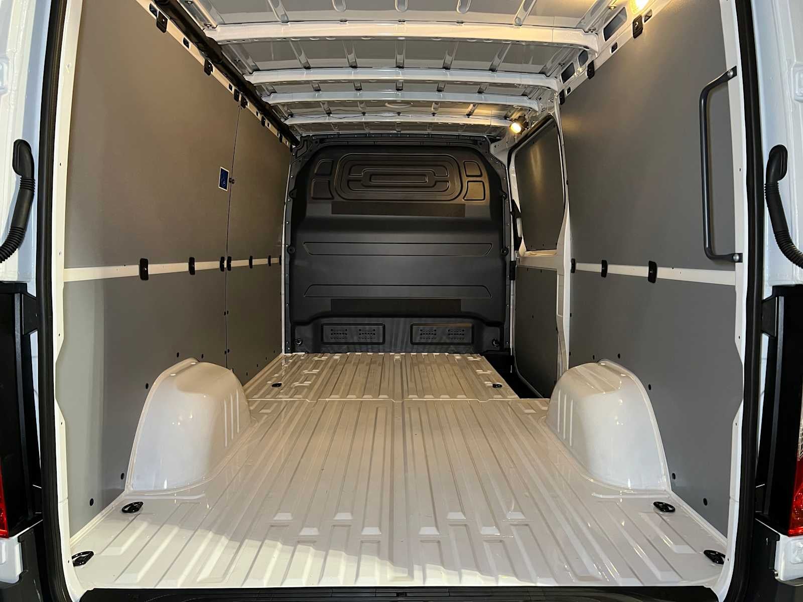 2025 Mercedes-Benz Sprinter Cargo Van 2500 Standard Roof I4 Diesel 144" RWD