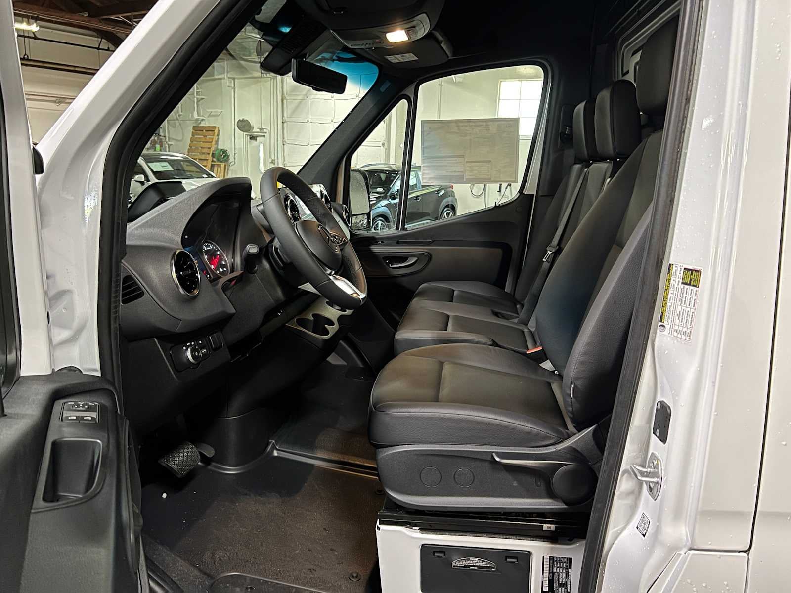 2026 Mercedes-Benz Sprinter 2500 Standard Roof I4 Diesel 144 RWD