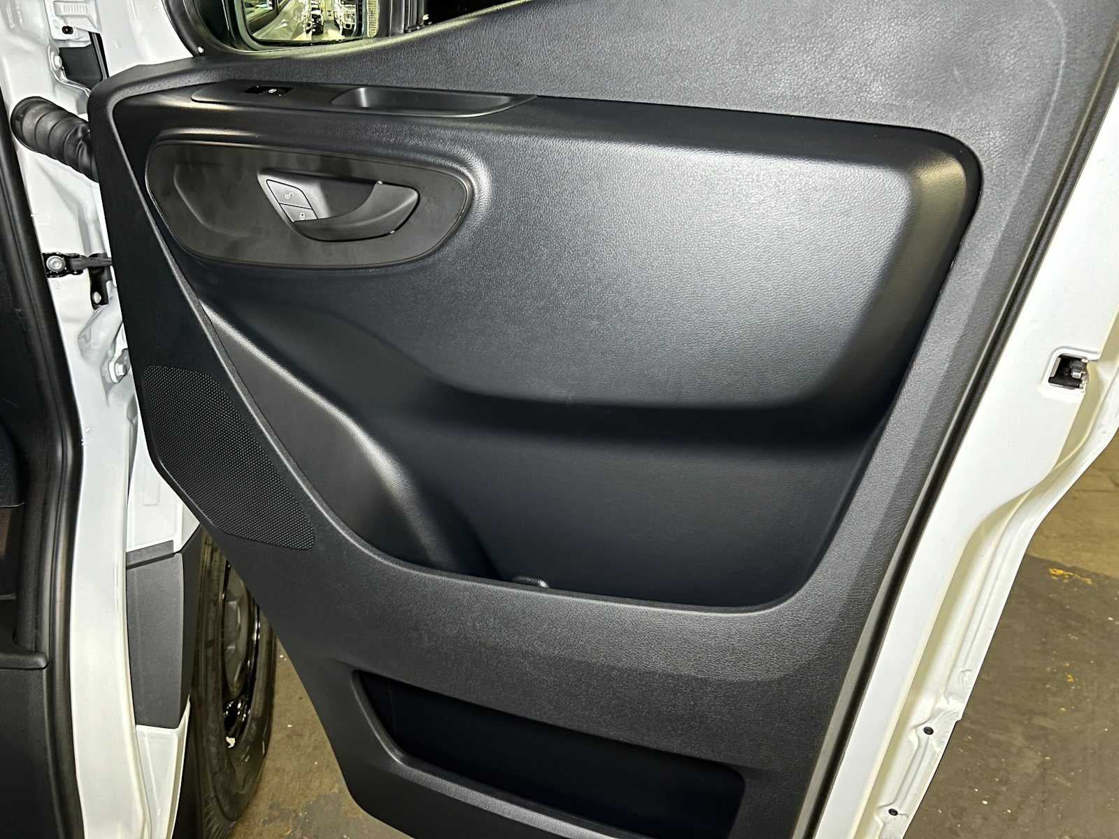 2026 Mercedes-Benz Sprinter Cargo 2500 Standard Roof I4 Diesel 144 RWD