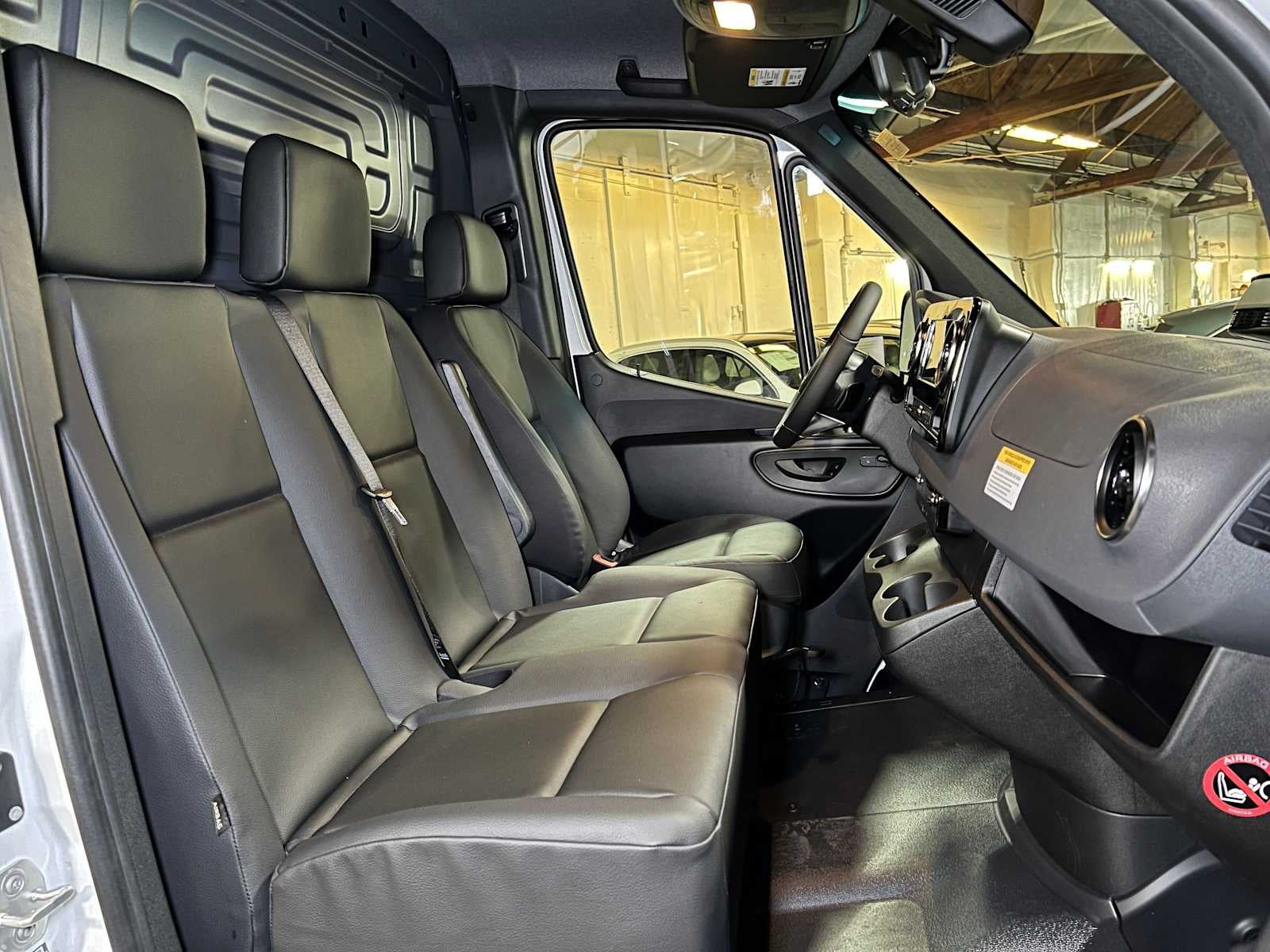 2026 Mercedes-Benz Sprinter Cargo 2500 Standard Roof I4 Diesel 144 RWD