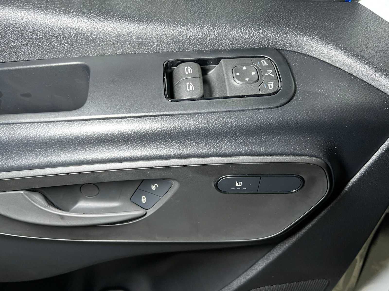 2026 Mercedes-Benz Sprinter Cargo 2500 Standard Roof I4 Diesel 144 RWD