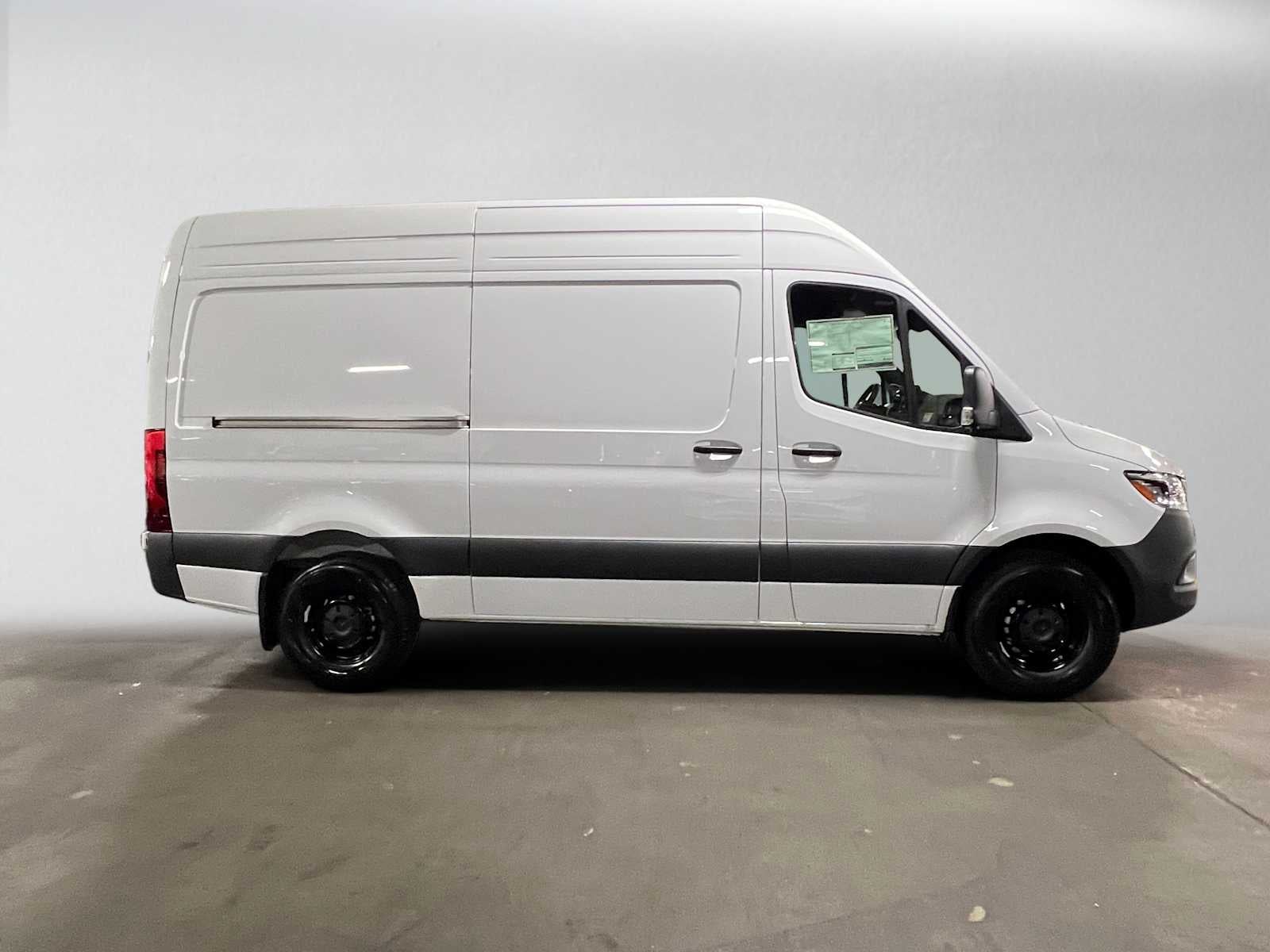 2026 Mercedes-Benz Sprinter Cargo 2500 Standard Roof I4 Diesel 144 RWD