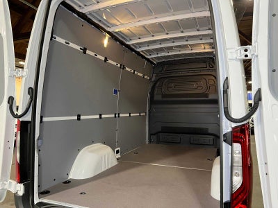 2026 Mercedes-Benz Sprinter Cargo 2500 Standard Roof I4 Diesel 144 RWD