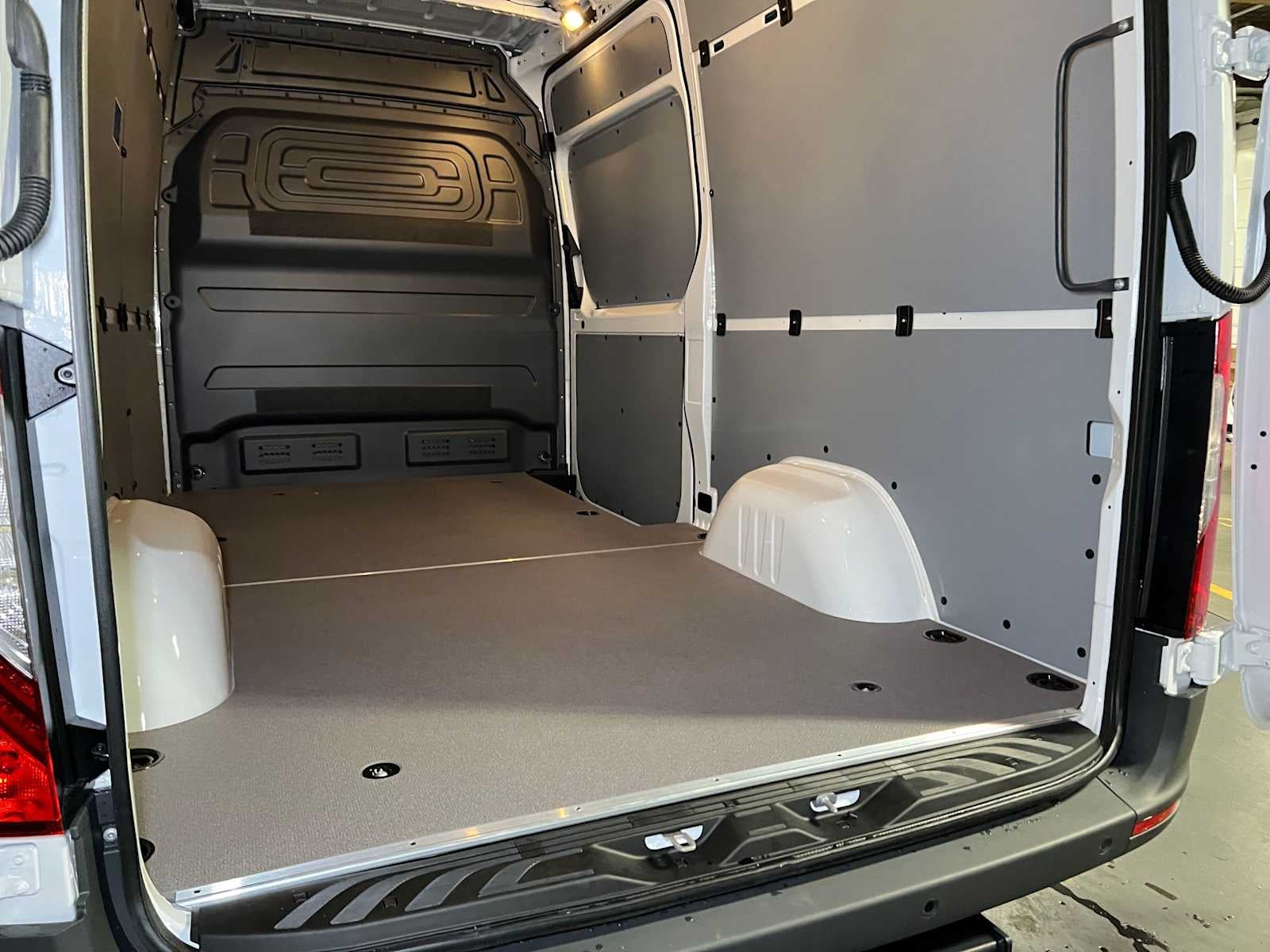 2026 Mercedes-Benz Sprinter Cargo 2500 Standard Roof I4 Diesel 144 RWD