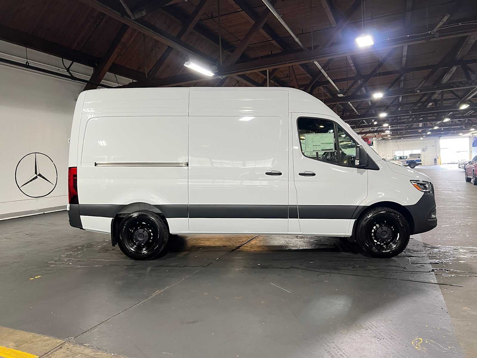 2026 Mercedes-Benz Sprinter Cargo 2500 Standard Roof I4 Diesel 144 RWD