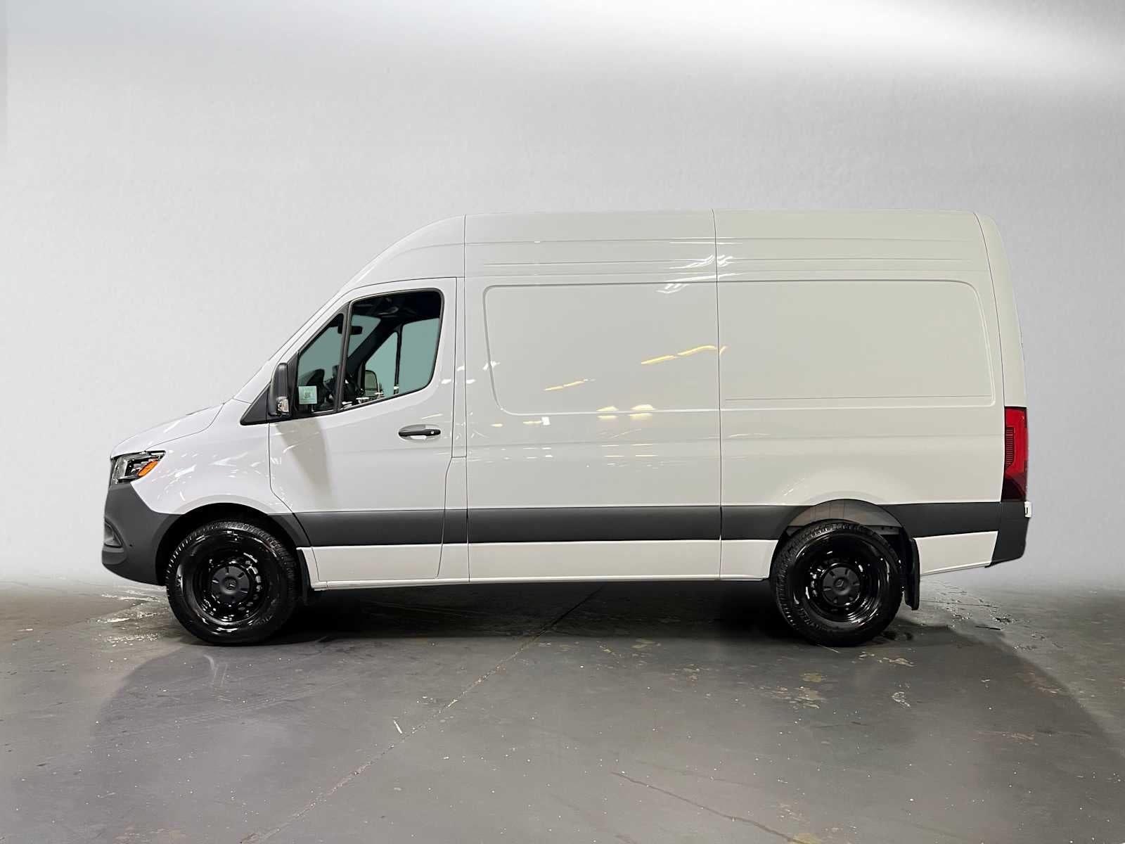 2026 Mercedes-Benz Sprinter Cargo 2500 Standard Roof I4 Diesel 144 RWD