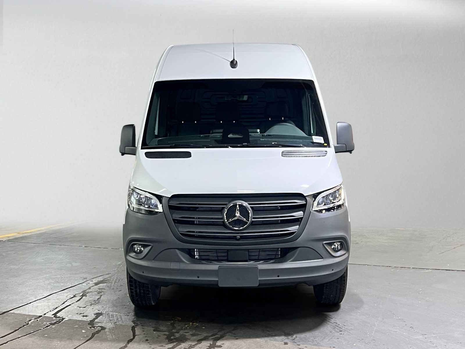 2026 Mercedes-Benz Sprinter Cargo 2500 Standard Roof I4 Diesel 144 RWD