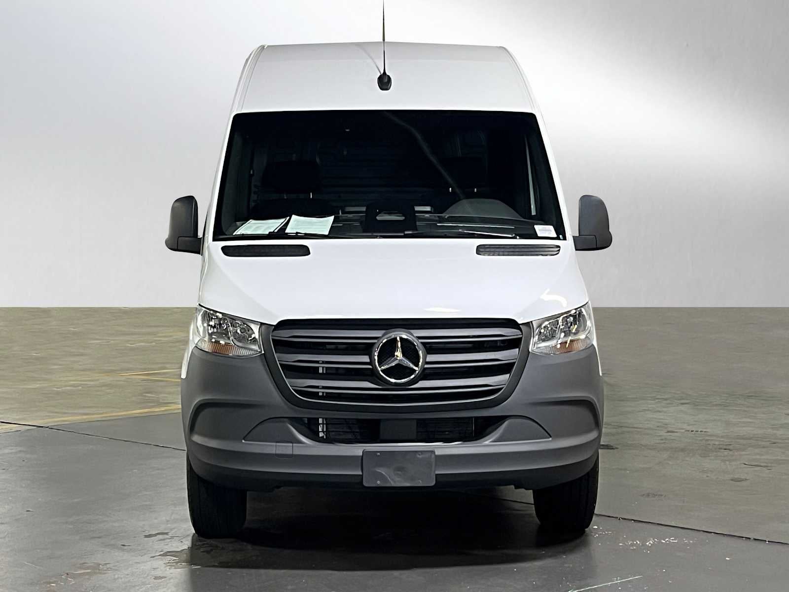2025 Mercedes-Benz Sprinter Cargo Van 2500 Standard Roof I4 Diesel 144" RWD