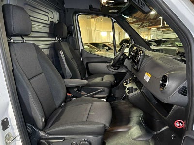 2025 Mercedes-Benz Sprinter Cargo Van 2500 Standard Roof I4 Diesel 144" RWD