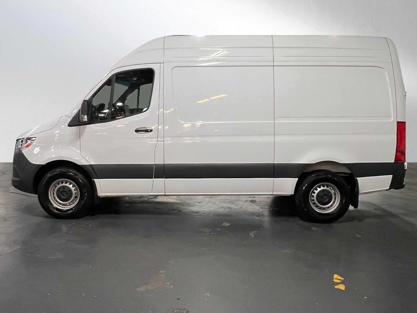 2025 Mercedes-Benz Sprinter Cargo Van 2500 Standard Roof I4 Diesel 144" RWD