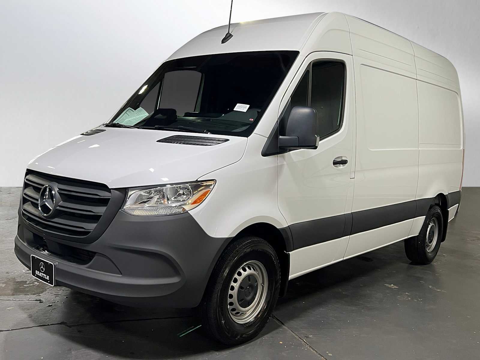 2025 Mercedes-Benz Sprinter Cargo Van 2500 Standard Roof I4 Diesel 144" RWD
