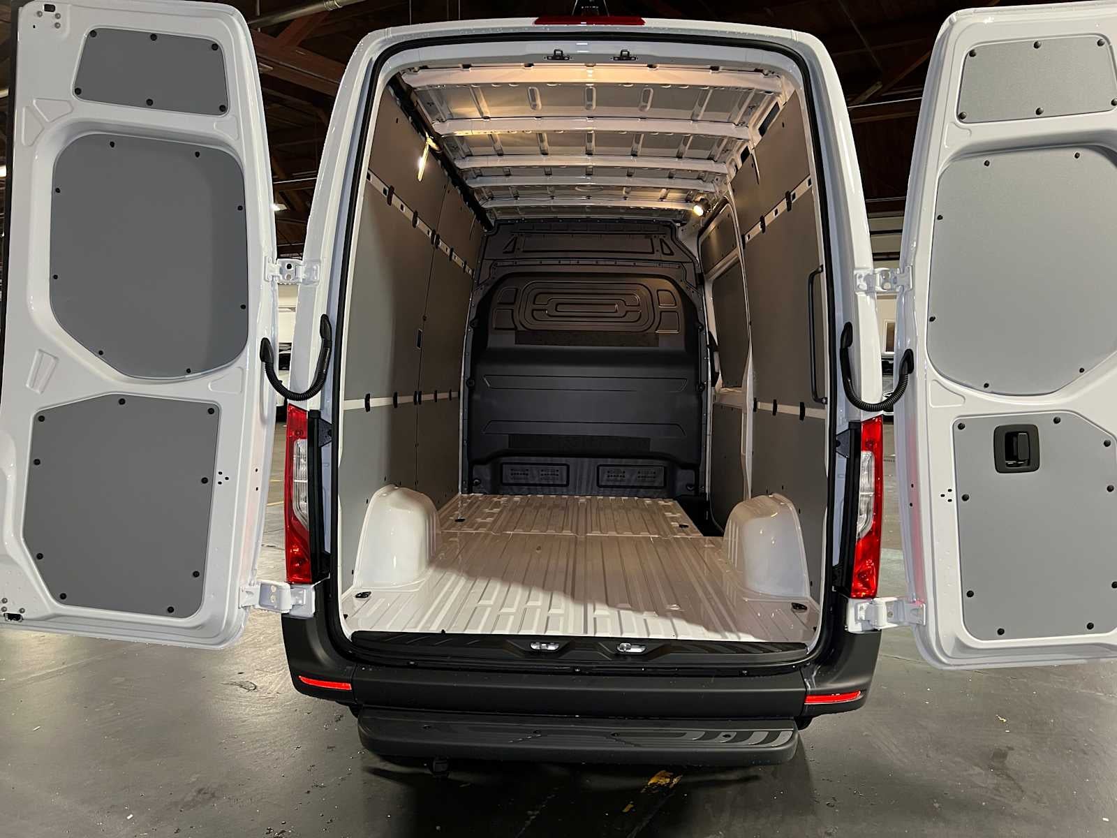 2025 Mercedes-Benz Sprinter Cargo Van 2500 Standard Roof I4 Diesel 144" RWD