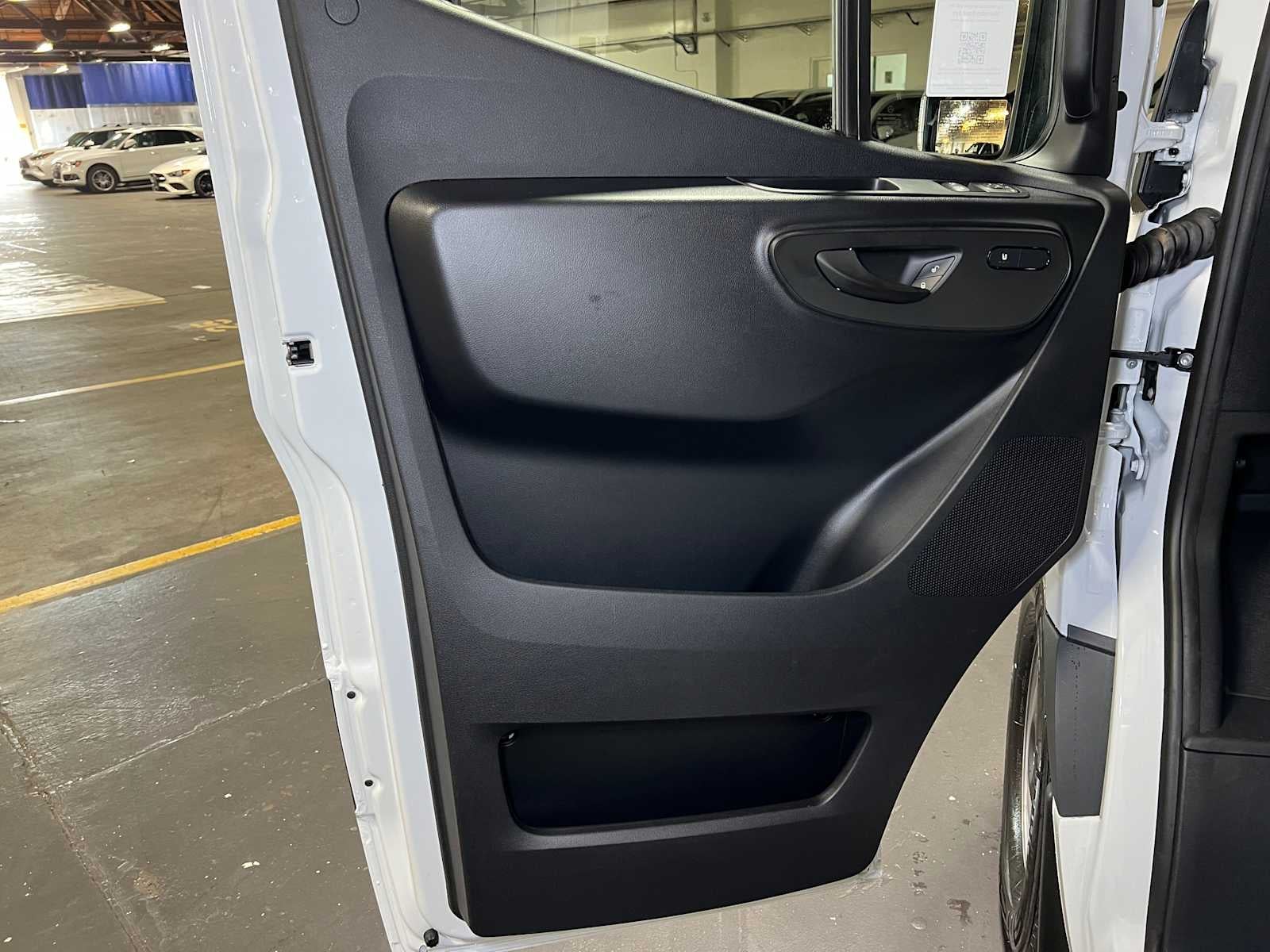 2025 Mercedes-Benz Sprinter Cargo Van 2500 Standard Roof I4 Diesel 144" RWD