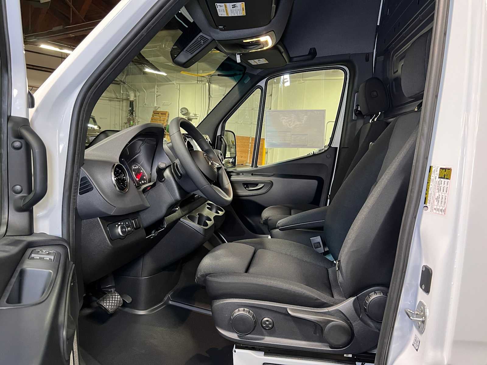 2025 Mercedes-Benz Sprinter Cargo Van 2500 Standard Roof I4 Diesel 144" RWD